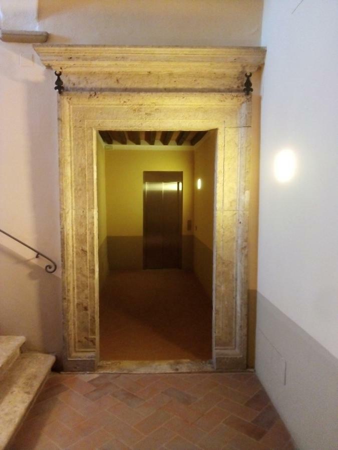 Historical Renaissance Palace Montepulciano Bagian luar foto