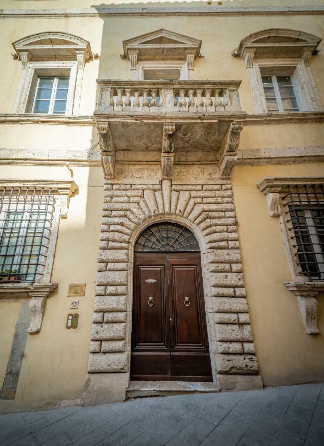 Historical Renaissance Palace Montepulciano Bagian luar foto